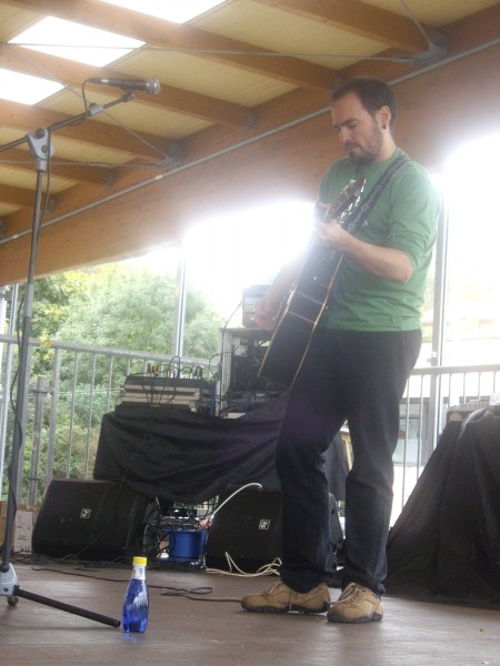 Aingeru kantautorea2-artixten09.jpg